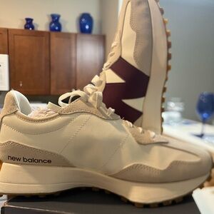 BRAND NEW LADIES “NEW BALANCE”